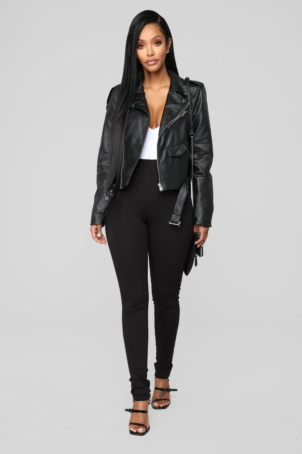 https://cdn.shopify.com/s/files/1/0293/9277/products/11-1-18_Studio_2_15-05-48_P1577_Black0423_AG.jpg?v=1619112807