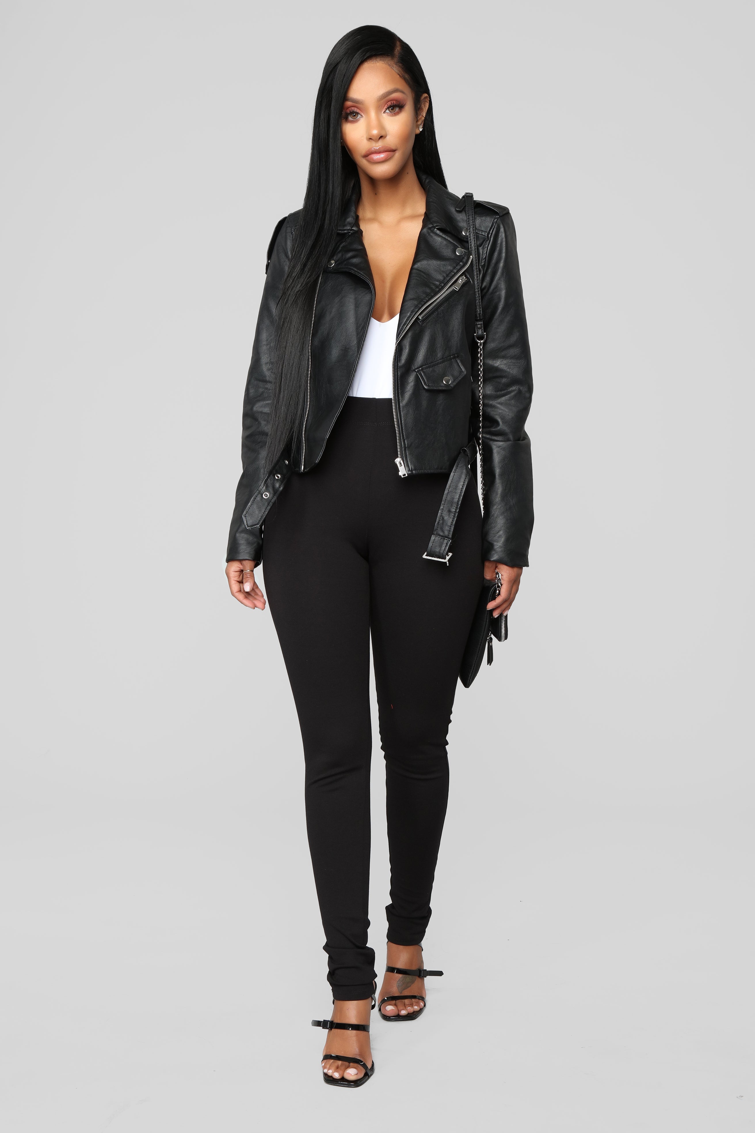https://cdn.shopify.com/s/files/1/0293/9277/products/11-1-18_Studio_2_15-05-48_P1577_Black0423_AG.jpg?v=1619112807